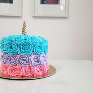 Queque de rosetones y unicornio
