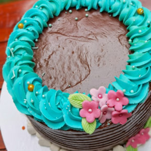 Queque con lustre de chocolate