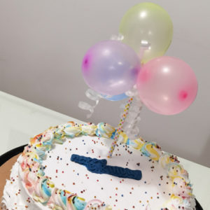 Torta Chilena con globos