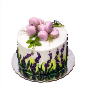 Queque lavanda y macarons